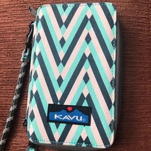 Kavu Go-Time crossbody wallet